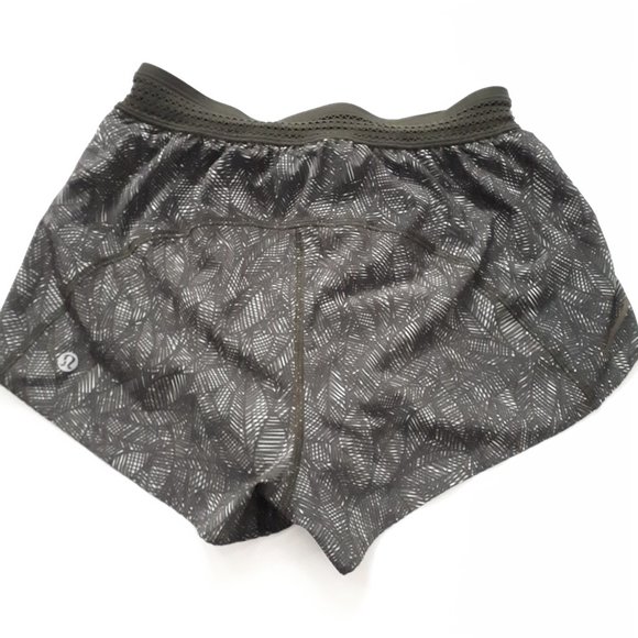 Lululemon Run Split Second Shorts in Gator Green - Picture 1 of 8